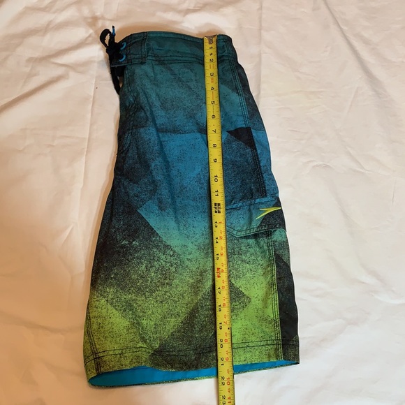 Men’s Speedo swim trunks size L - Picture 6 of 10